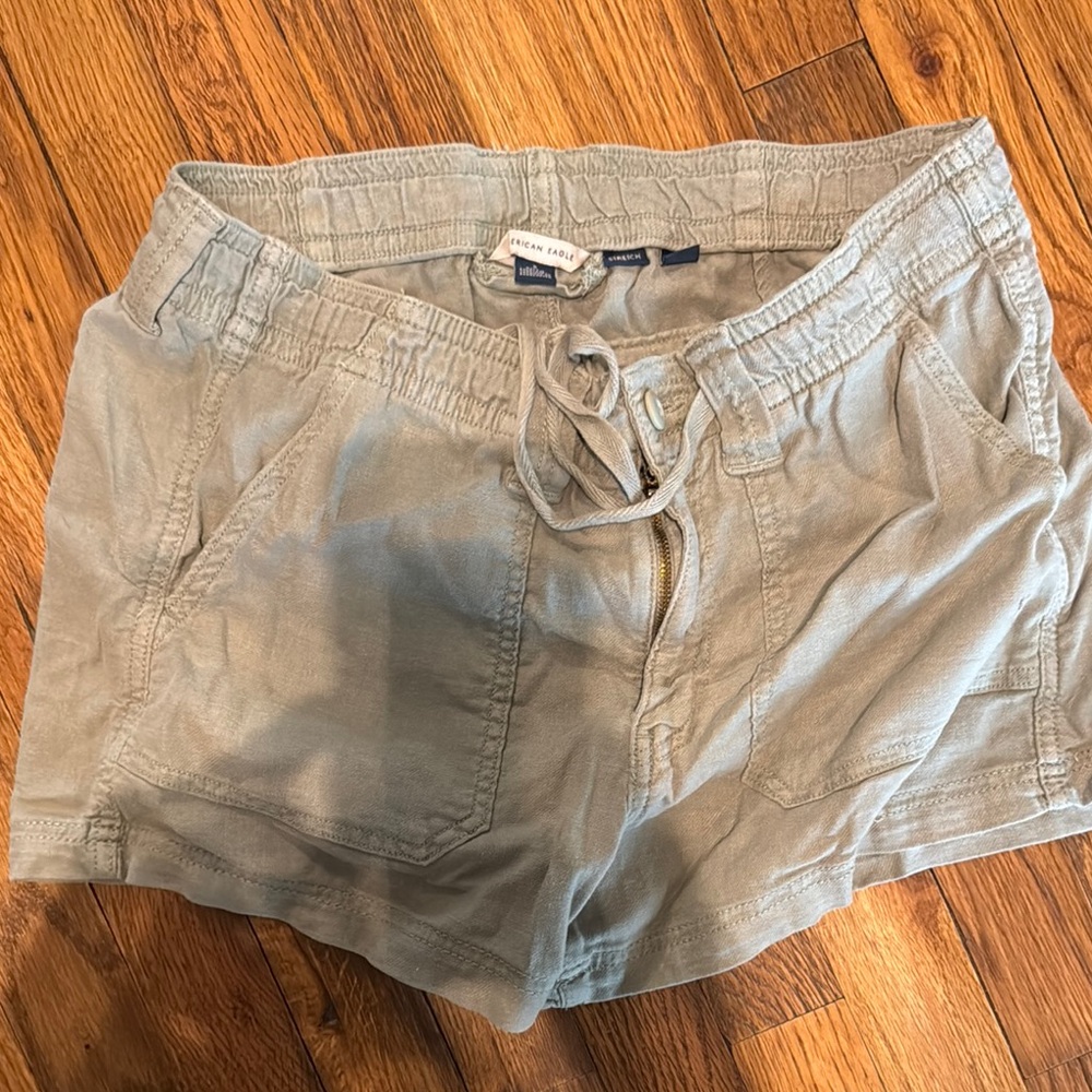 American Eagle Outfitters Tan Cargo Shorts Relaxed Fit